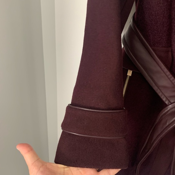 Vince Camuto Burgundy Wool Coat. size Small - Picture 6 of 13